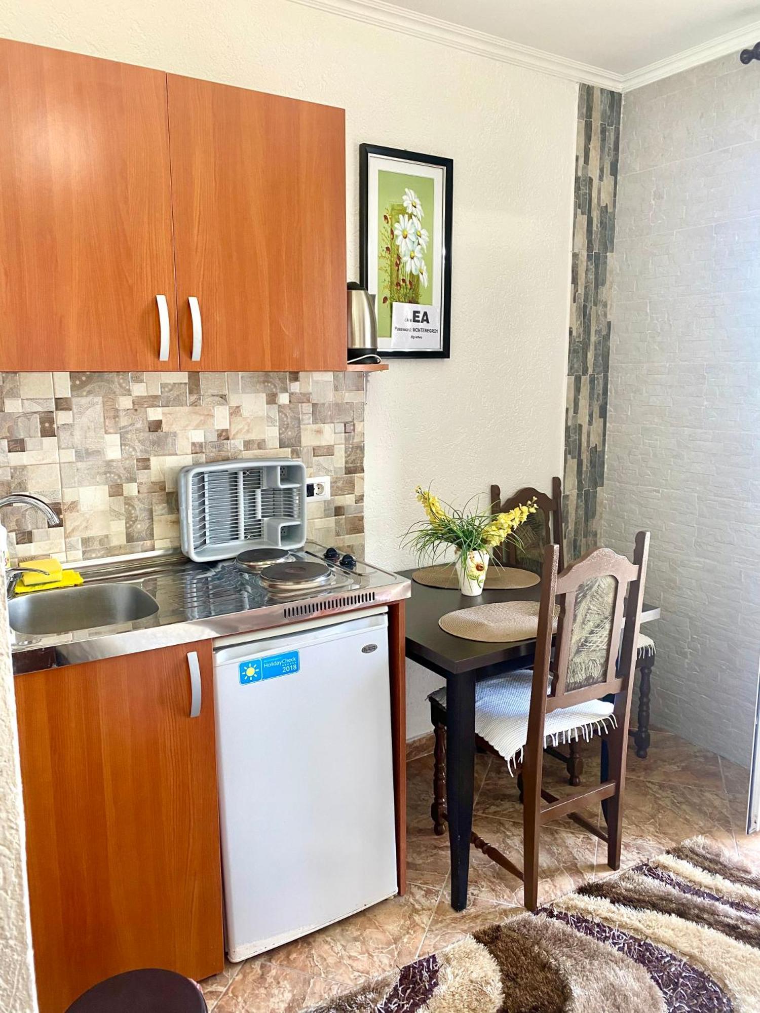 Apartments Zuto ウルツィニ エクステリア 写真