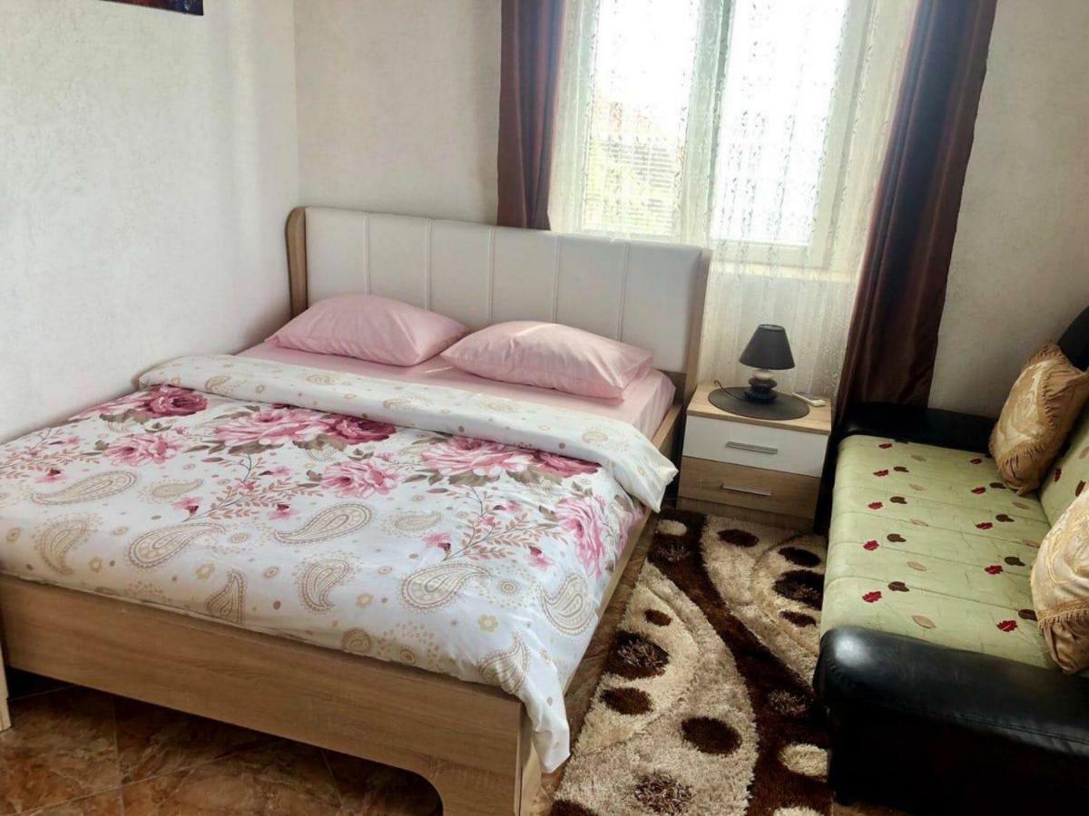 Apartments Zuto ウルツィニ エクステリア 写真